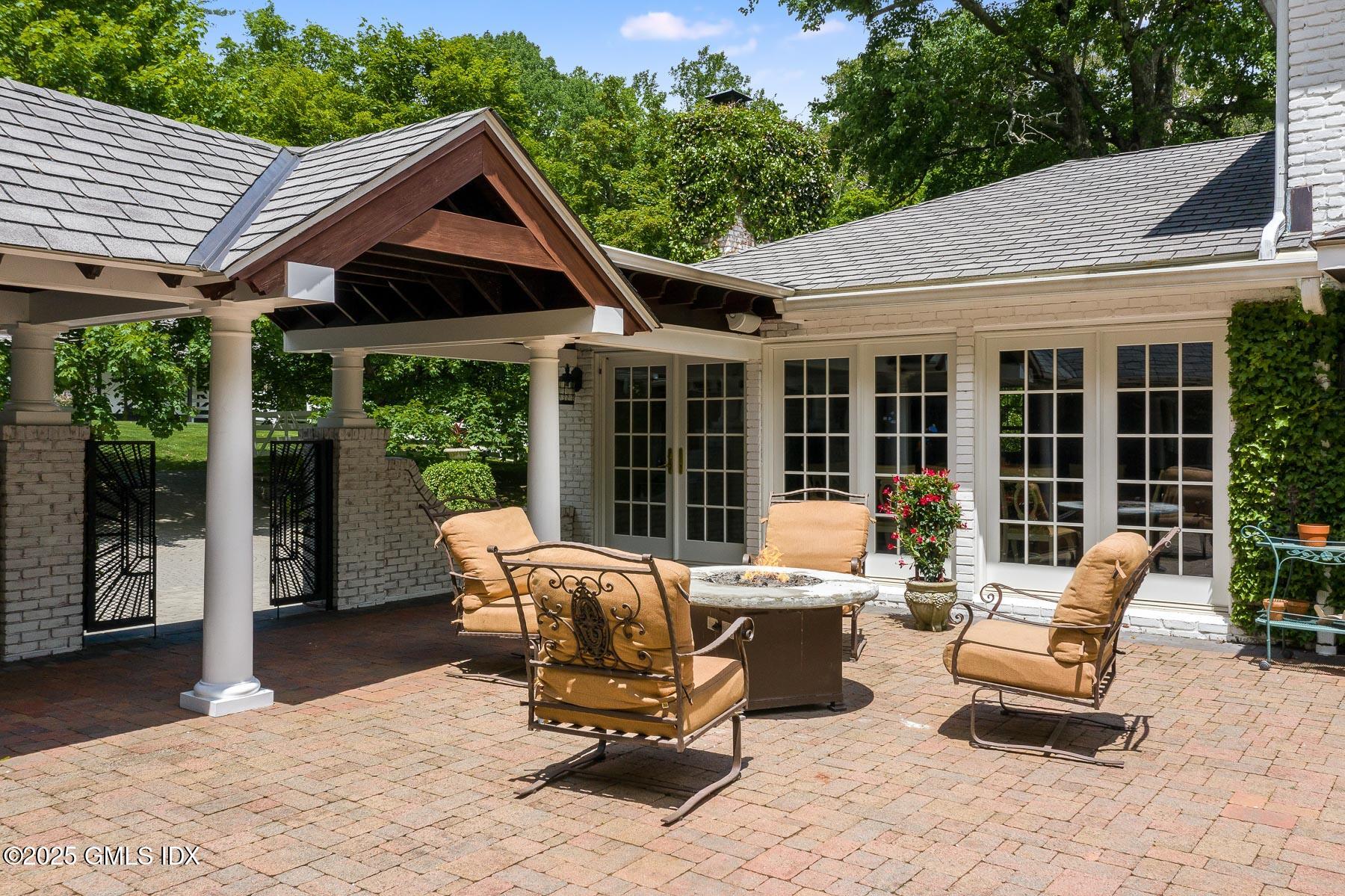 44 North Porchuck Road Greenwich, CT 06831 - Photo 49 of 61 Terrace off Family Room