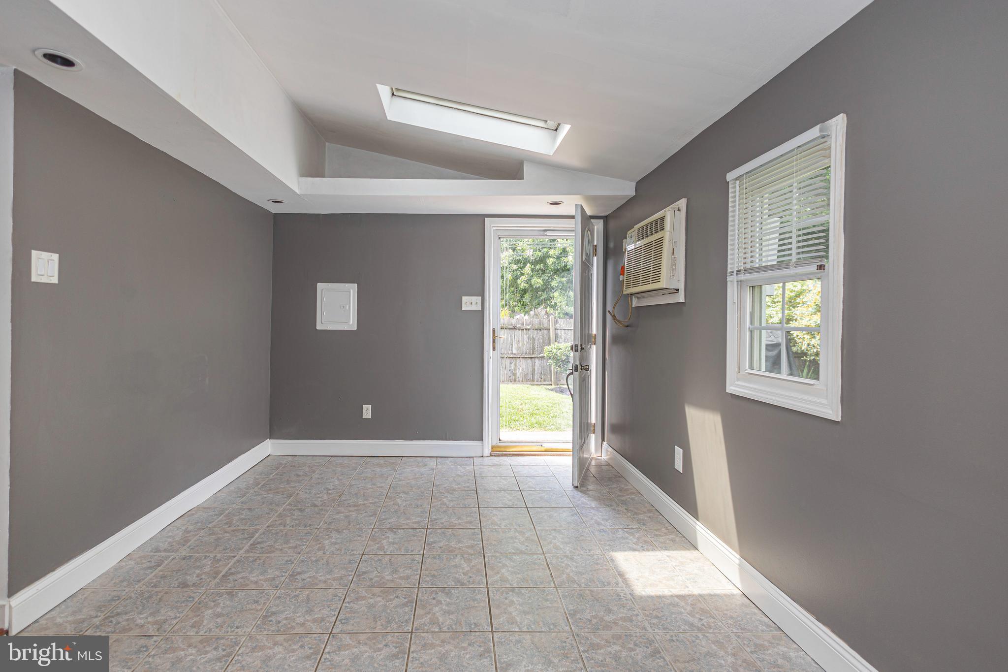 11 High Road Levittown, PA 19056 - Photo 16 of 40
