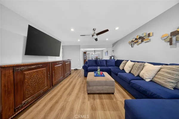 $4,950 | 25047 Avenida Balita, Valencia, CA 91355