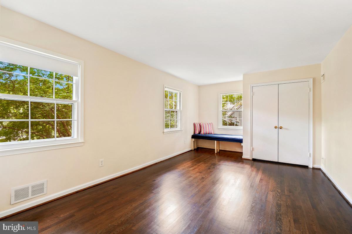 8006 Greentree Road Bethesda, MD 20817 - Photo 35 of 44 Bedroom #5