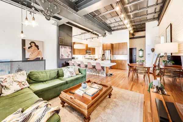 $4,200 | 1128 West Ardmore Avenue, Unit 9, Chicago, IL 60660
