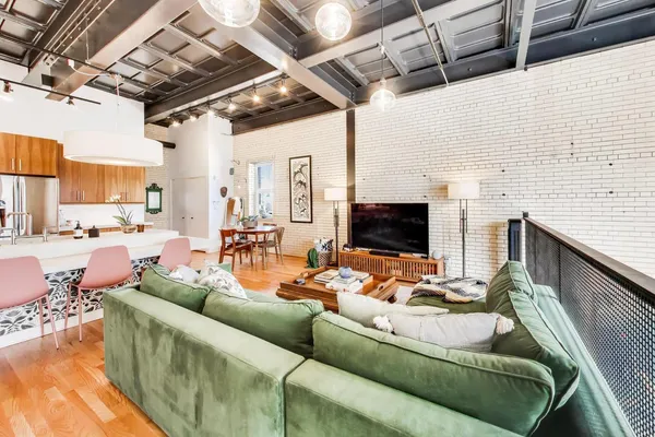 $4,200 | 1128 West Ardmore Avenue, Unit 9, Chicago, IL 60660