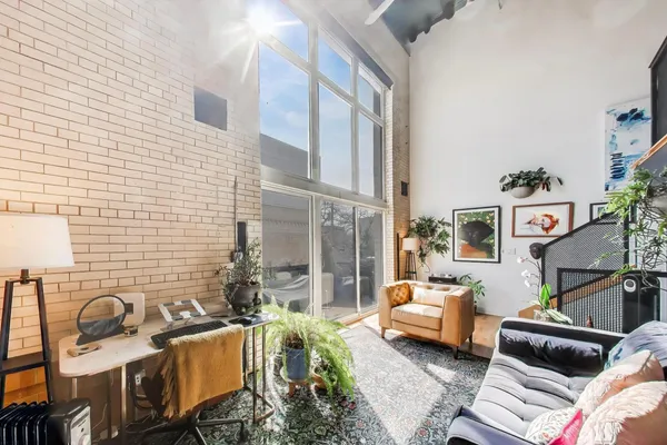 $4,200 | 1128 West Ardmore Avenue, Unit 9, Chicago, IL 60660