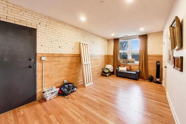 $4,200 | 1128 West Ardmore Avenue, Unit 9, Chicago, IL 60660