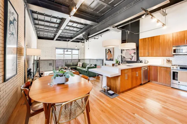 $4,200 | 1128 West Ardmore Avenue, Unit 9, Chicago, IL 60660