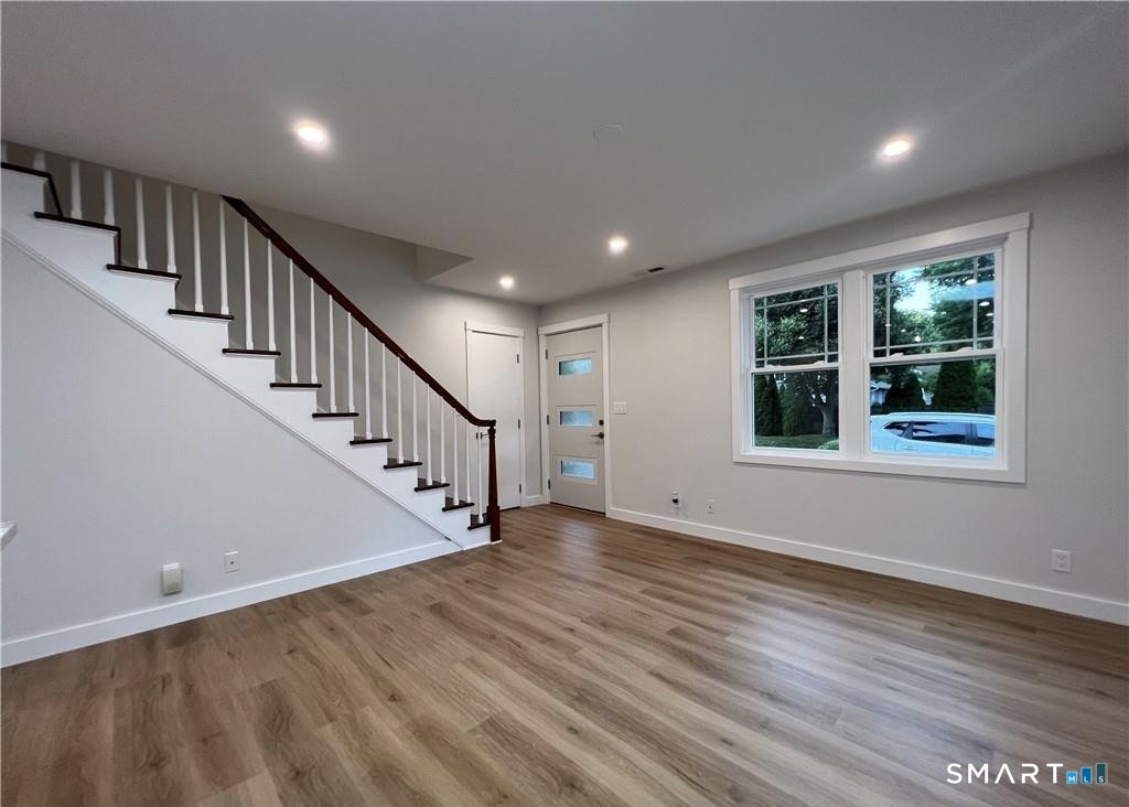 429 Round Hill Road Fairfield, CT 06824 - Photo 11 of 21