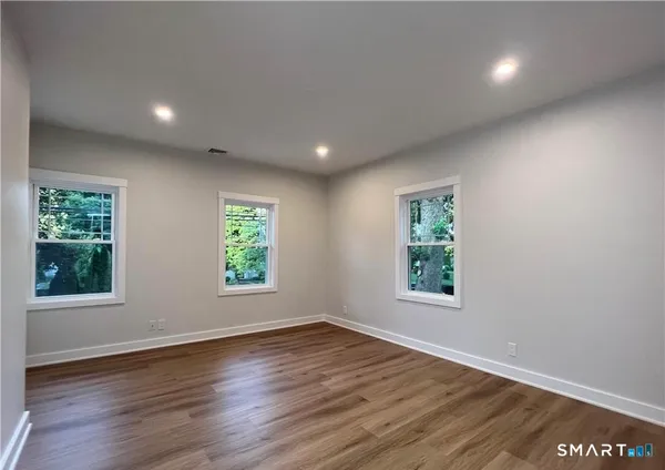 $3,900 | 429 Round Hill Road, Fairfield, CT 06824