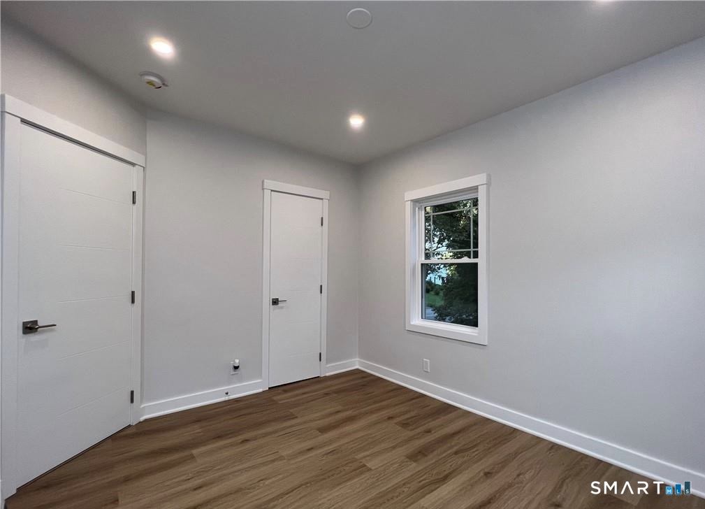 429 Round Hill Road Fairfield, CT 06824 - Photo 15 of 21