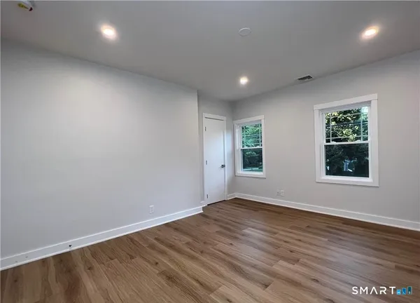 $3,900 | 429 Round Hill Road, Fairfield, CT 06824