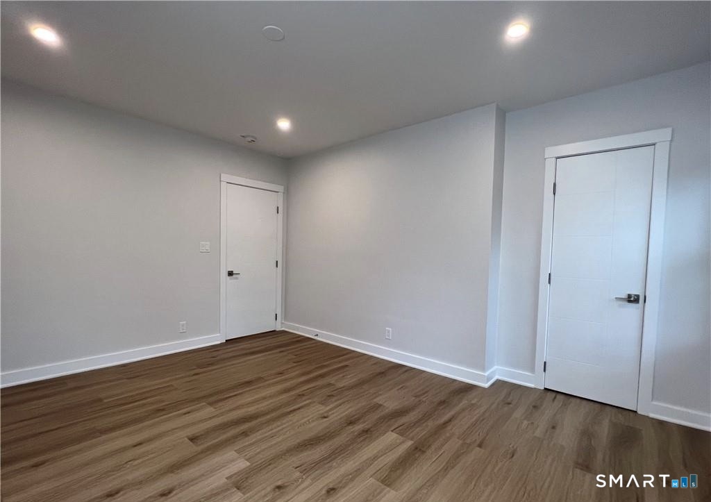 429 Round Hill Road Fairfield, CT 06824 - Photo 17 of 21