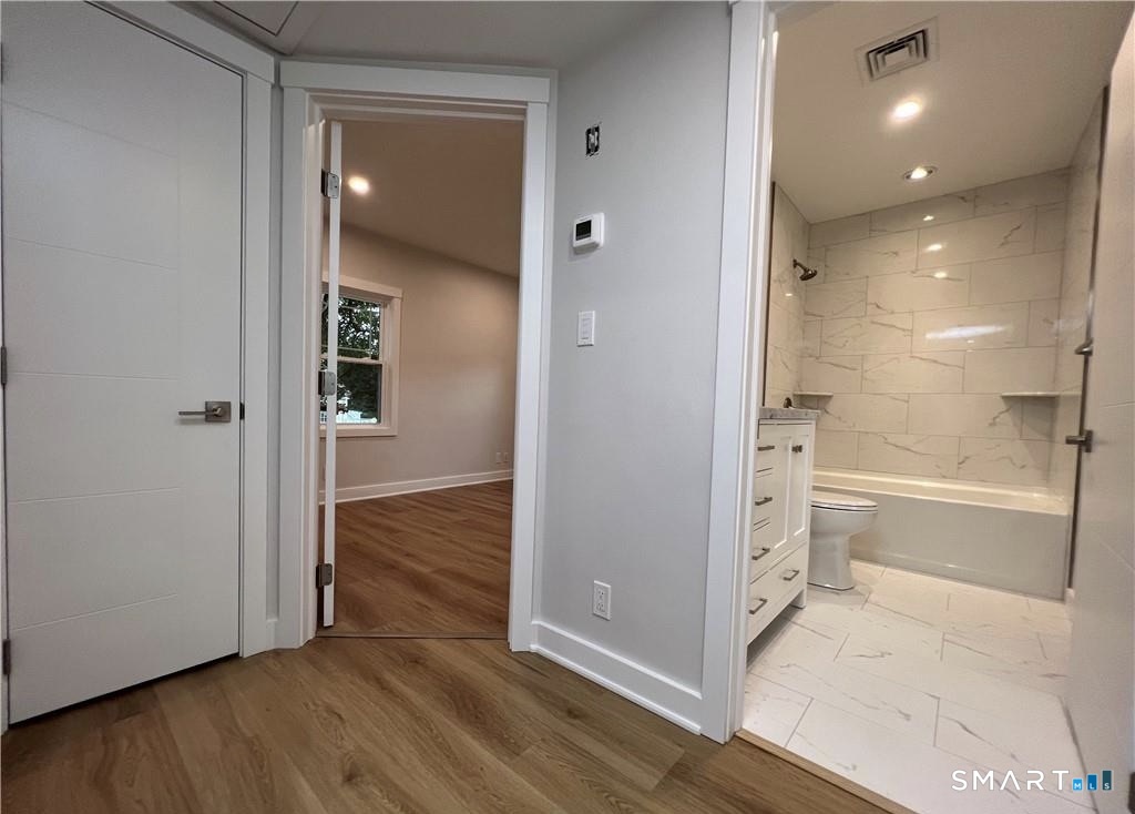 429 Round Hill Road Fairfield, CT 06824 - Photo 18 of 21