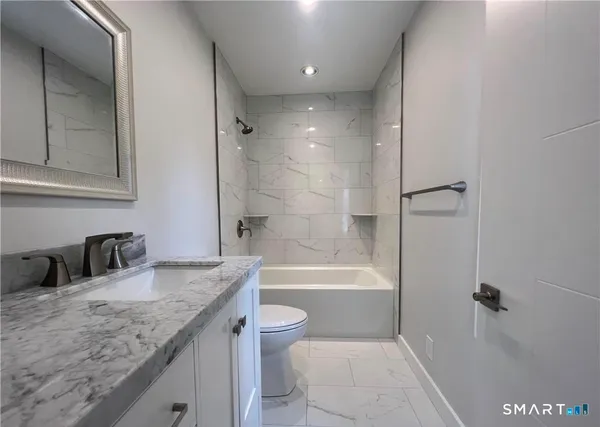 $3,900 | 429 Round Hill Road, Fairfield, CT 06824