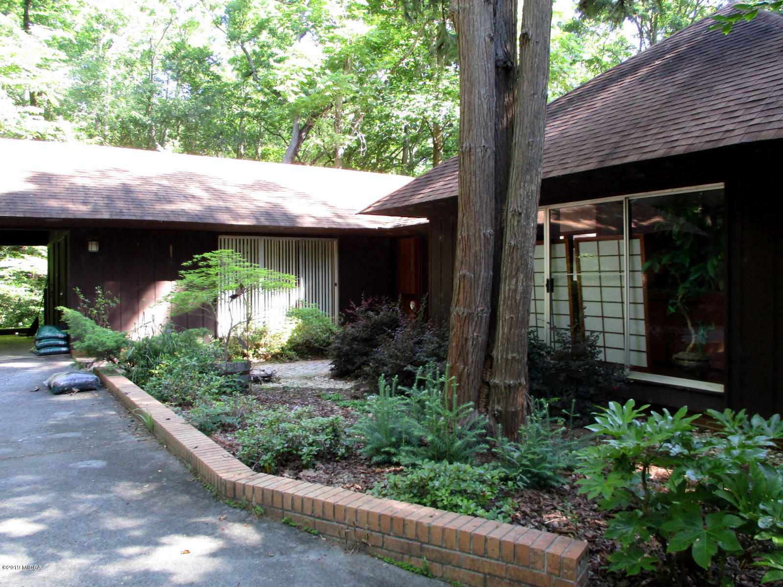 1884 Long Ridge Place Macon, GA 31211 - Photo 2 of 32 a house view with a garden space