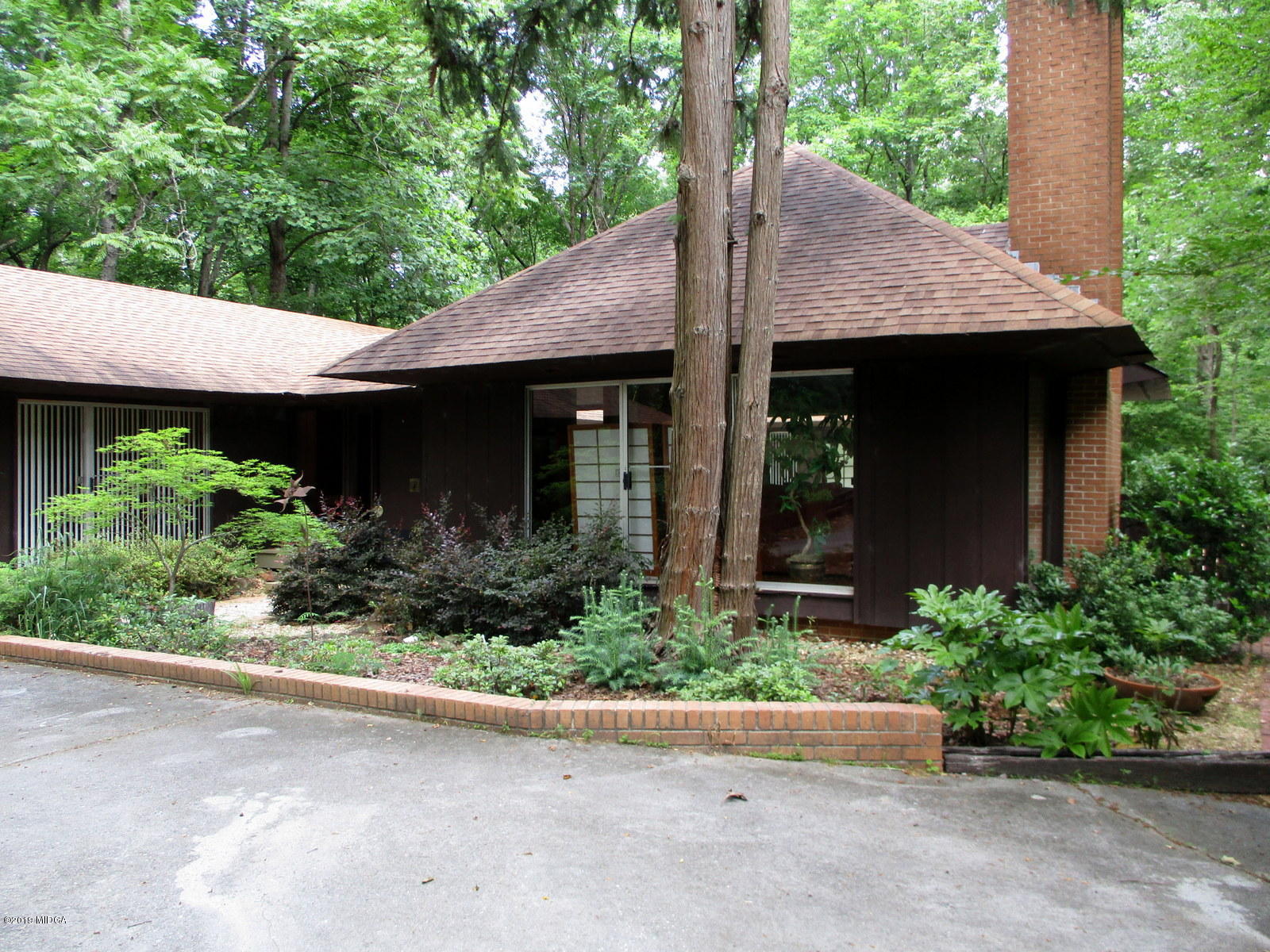 1884 Long Ridge Place Macon, GA 31211 - Photo 24 of 32 front view of a house with a yard