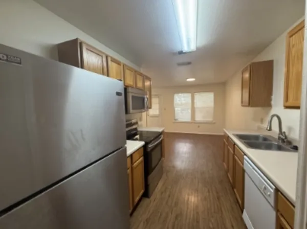 $2,000 | 1002 Sagewood Trail, San Marcos, TX 78666