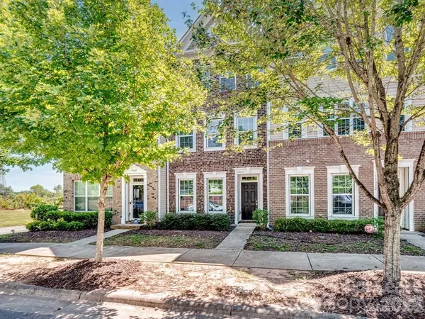 $2,495 | 19036 Lake Breeze Drive, Cornelius, NC 28031