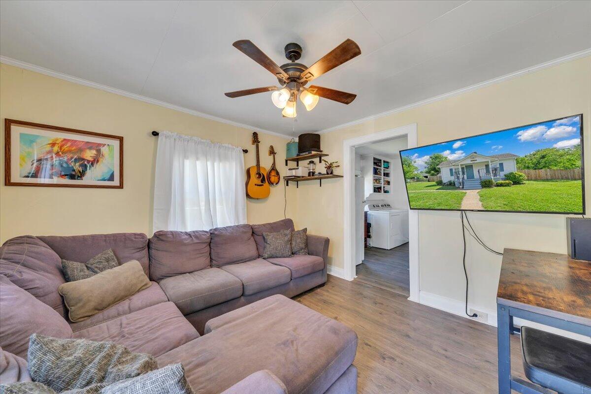 1109 Ray Road Southeast Roanoke, VA 24014 - Photo 3 of 24 04-MIB01254