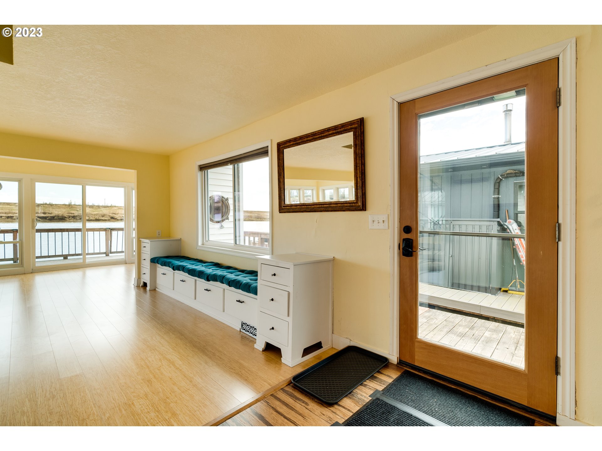 23586 Northwest St Helens Road, Unit U64 Portland, OR 97231 - Photo 4 of 37 Living Room/Entrance