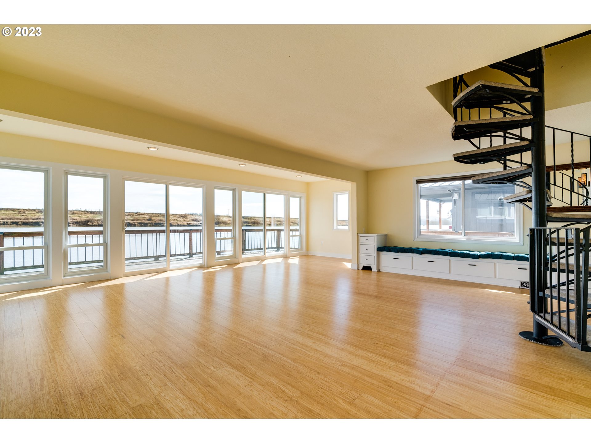 23586 Northwest St Helens Road, Unit U64 Portland, OR 97231 - Photo 6 of 37 Living Room
