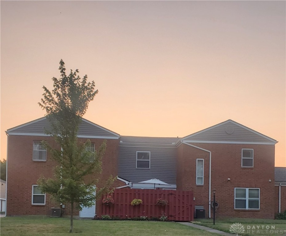 5502 Nantucket Road Dayton, OH 45426 - Photo 1 of 18 Gallery Image 1