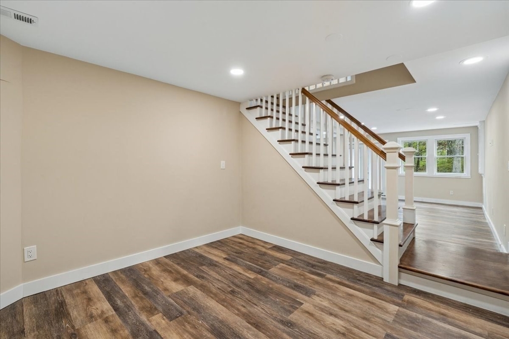 9 Robinhood Road Tyngsborough, MA 01879 - Photo 29 of 41