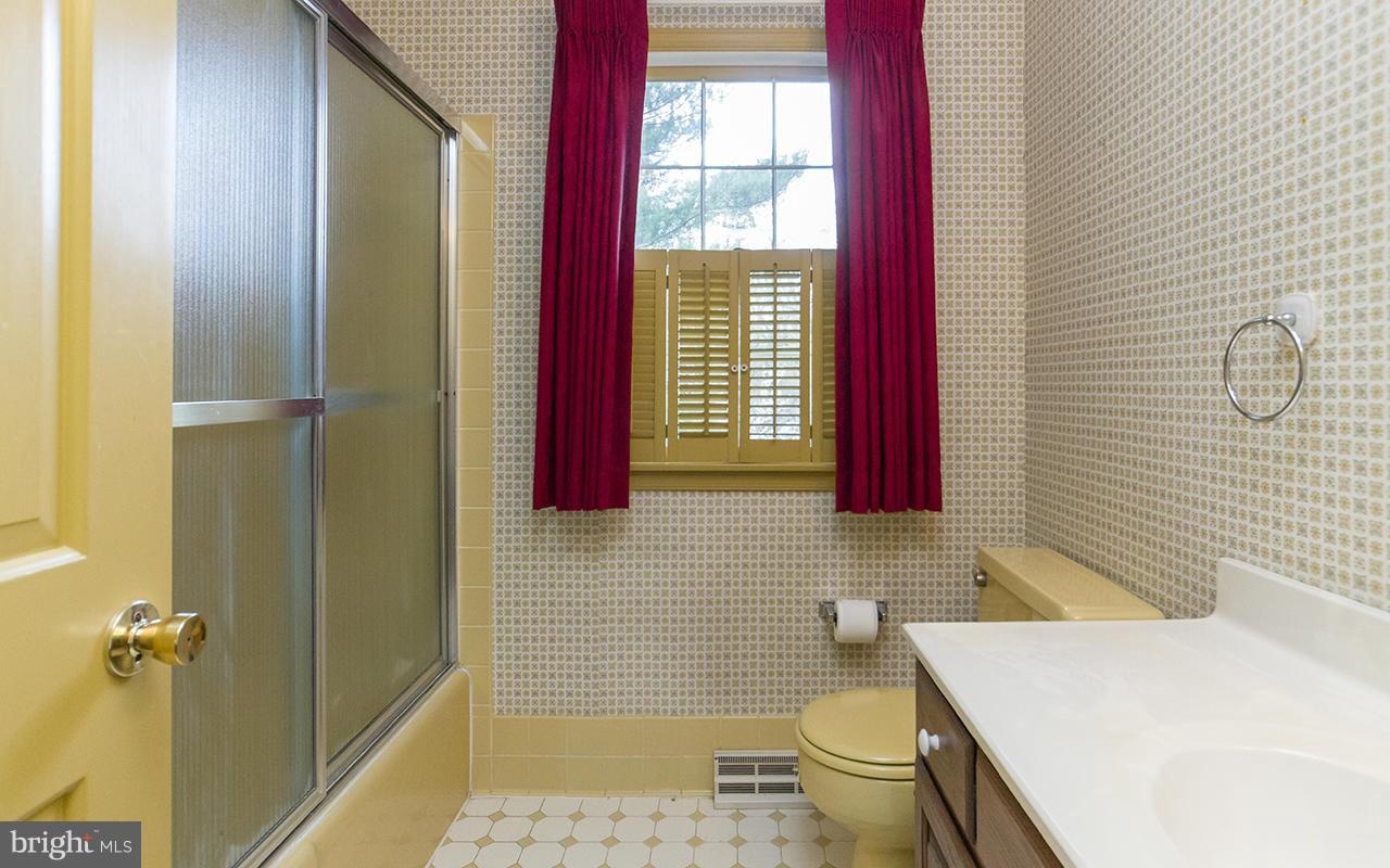 2415 Friendship Road Fallston, MD 21047 - Photo 23 of 30 Bath