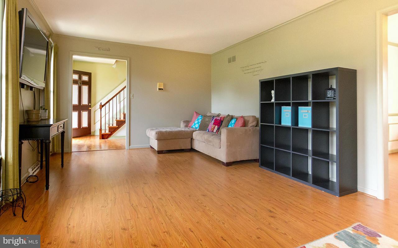 2415 Friendship Road Fallston, MD 21047 - Photo 4 of 30 Living Room
