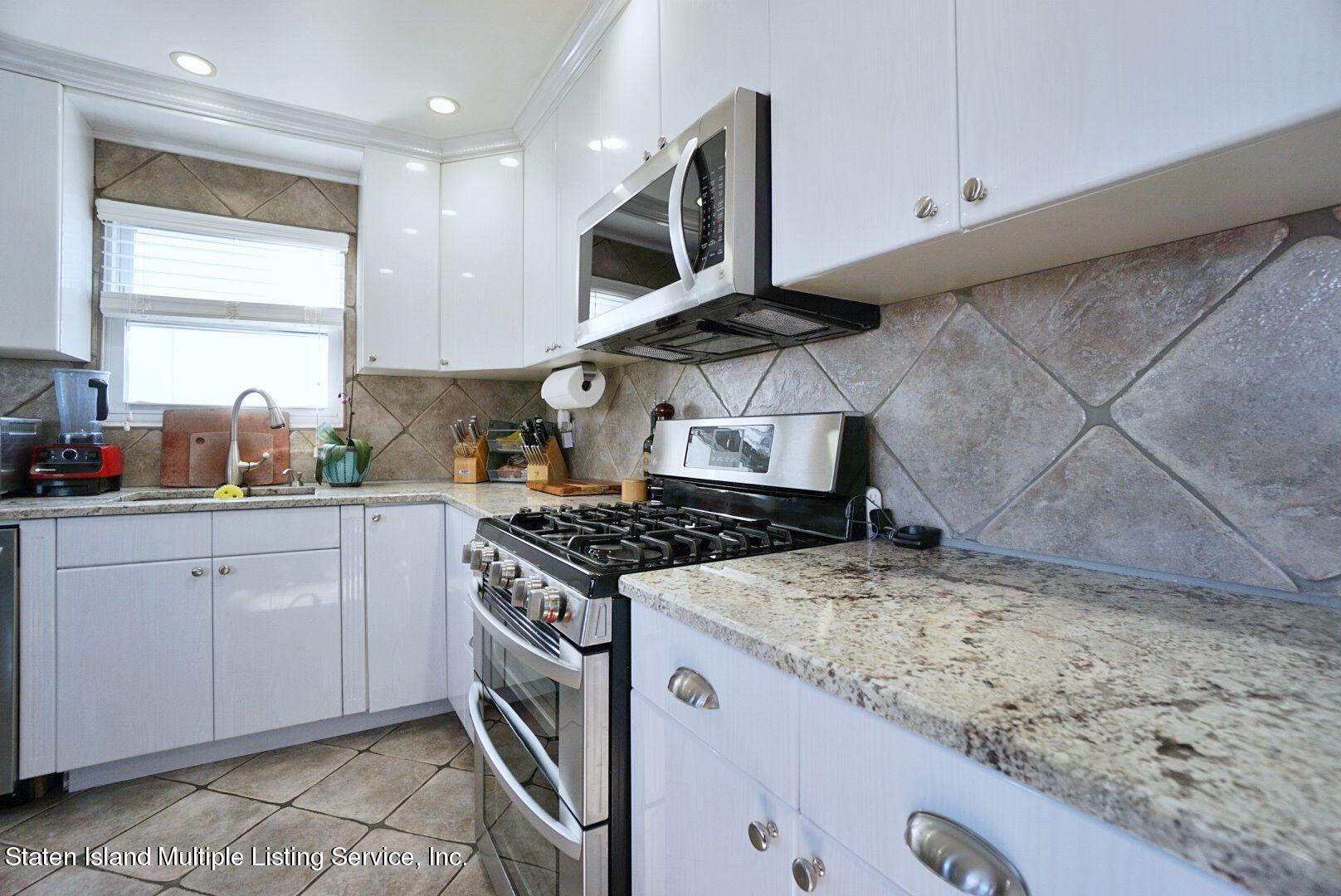 185 Rye Avenue Staten Island, NY 10312 - Photo 20 of 31 IMG_2048