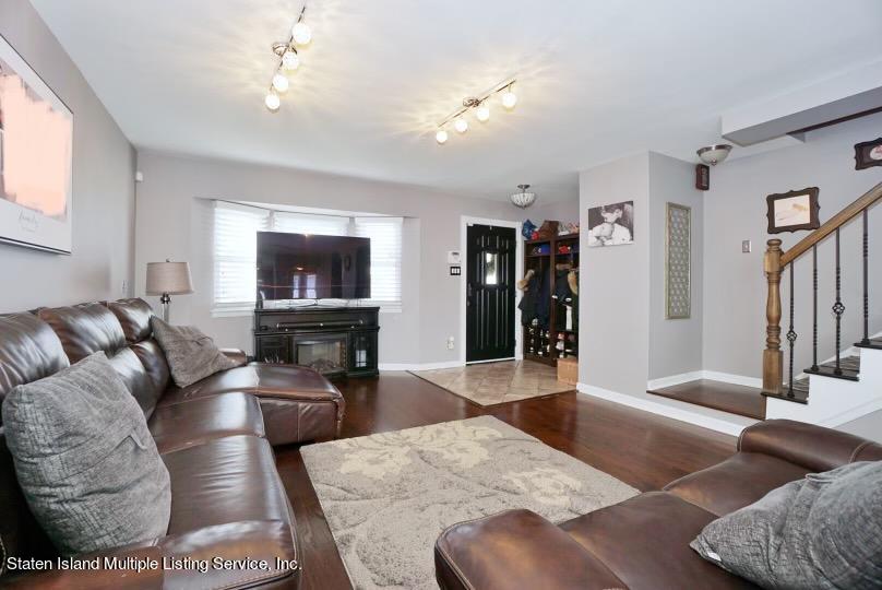 185 Rye Avenue Staten Island, NY 10312 - Photo 5 of 31 IMG_2027
