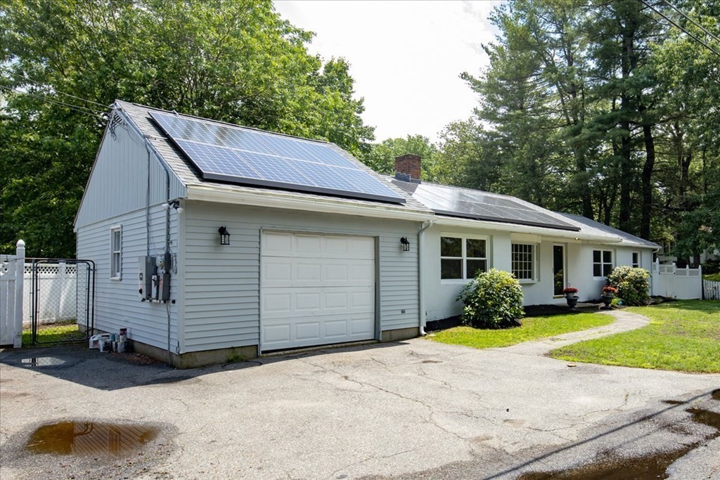 4 Lakeside Road Billerica, MA 01821 - Photo 1 of 31
