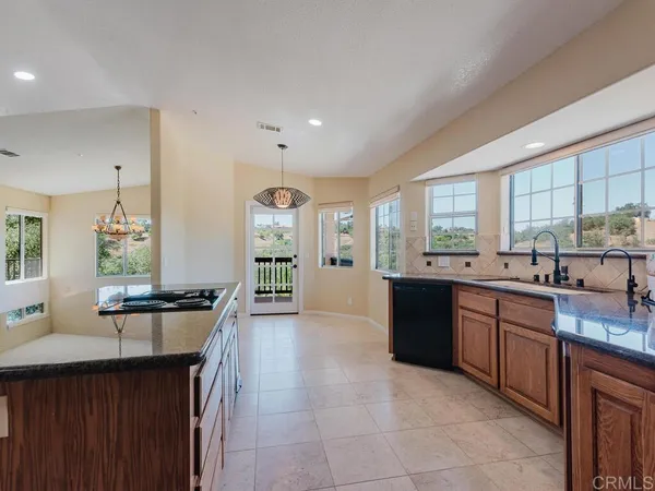 $1,525,000 | 2230 Calle Dos Lomas, Fallbrook, CA 92028