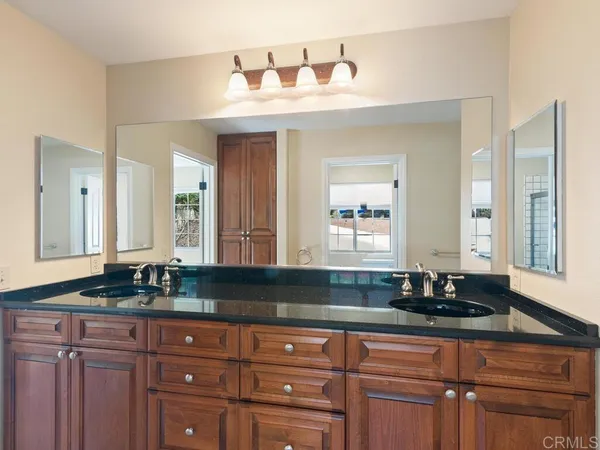 $1,525,000 | 2230 Calle Dos Lomas, Fallbrook, CA 92028