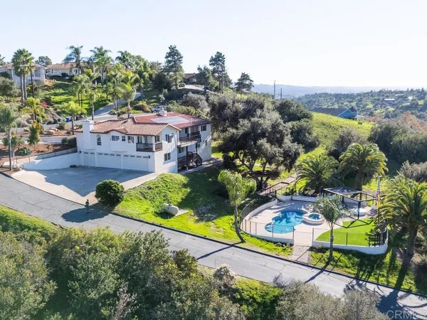 $1,525,000 | 2230 Calle Dos Lomas, Fallbrook, CA 92028