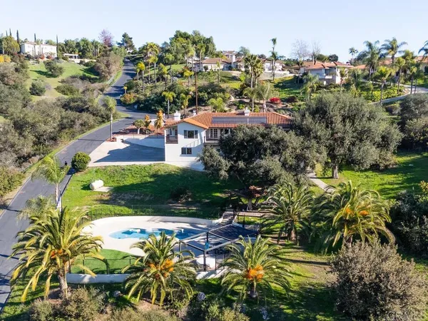 $1,525,000 | 2230 Calle Dos Lomas, Fallbrook, CA 92028