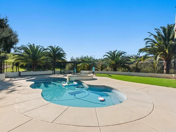 $1,525,000 | 2230 Calle Dos Lomas, Fallbrook, CA 92028