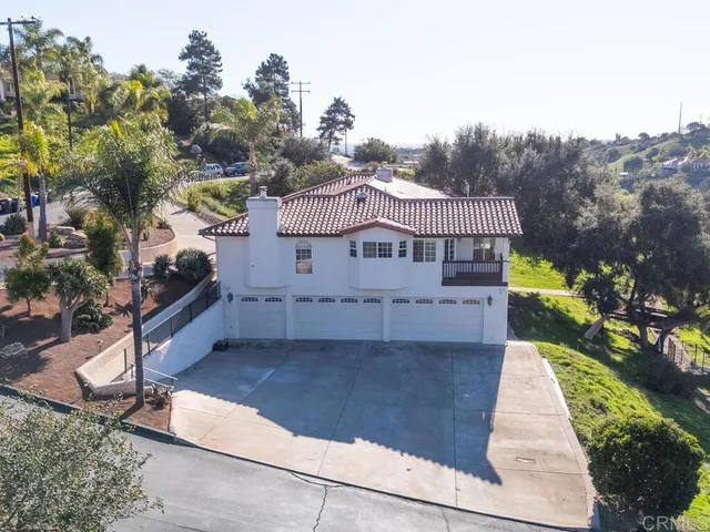 $1,593,925 | 2230 Calle Dos Lomas, Fallbrook, CA 92028