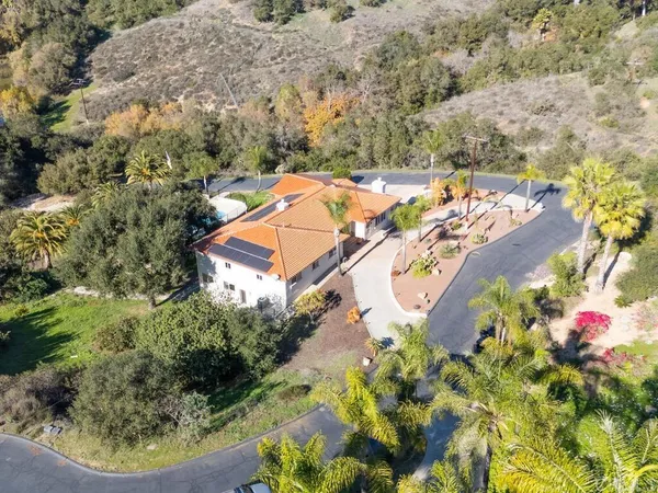 $1,525,000 | 2230 Calle Dos Lomas, Fallbrook, CA 92028