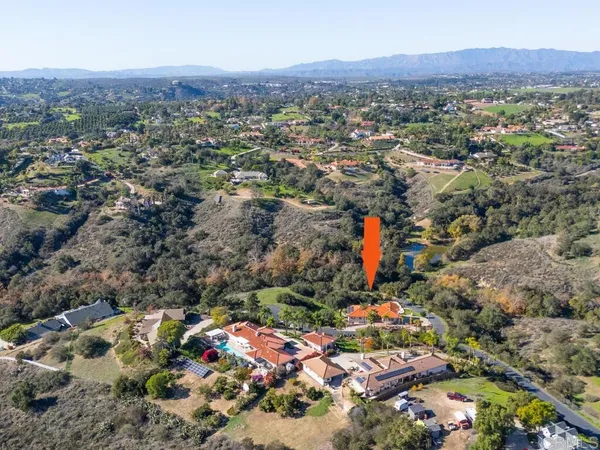 $1,525,000 | 2230 Calle Dos Lomas, Fallbrook, CA 92028