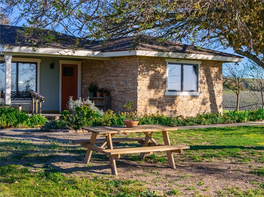 7491 Kingsbury Road Templeton, CA 93465 - Photo 4 of 53 Main House