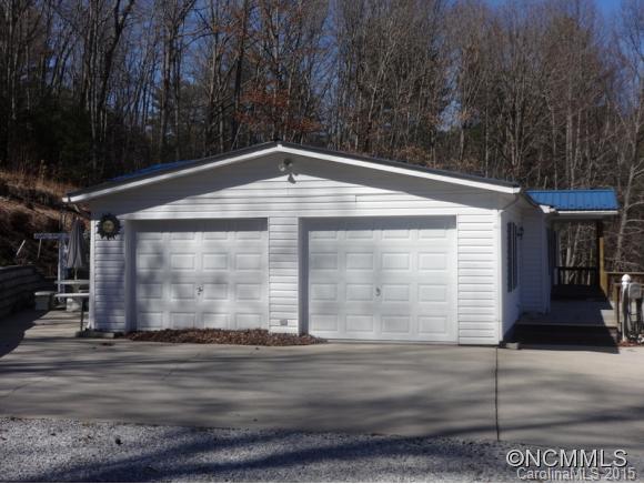 236 Pitman Road Bakersville, NC 28705 - Photo 11 of 24 Gallery Image 11