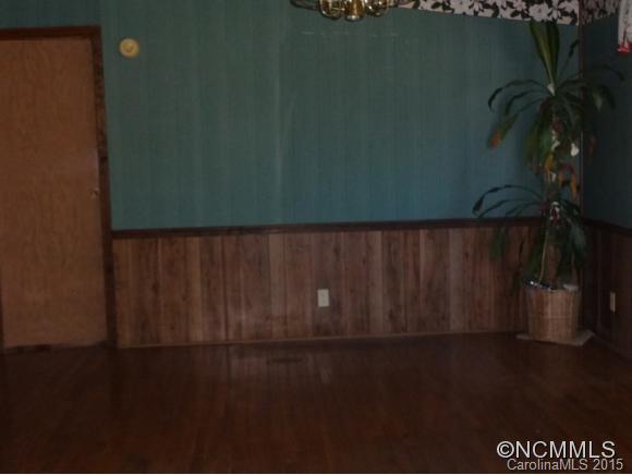 236 Pitman Road Bakersville, NC 28705 - Photo 3 of 24 Gallery Image 3