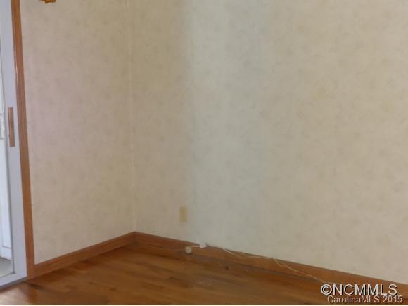 236 Pitman Road Bakersville, NC 28705 - Photo 7 of 24 Gallery Image 7