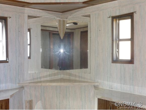 236 Pitman Road Bakersville, NC 28705 - Photo 10 of 24 Gallery Image 10