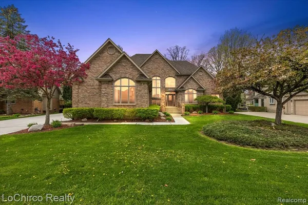 $799,900 | 14382 Knightsbridge Drive, Utica, MI 48315