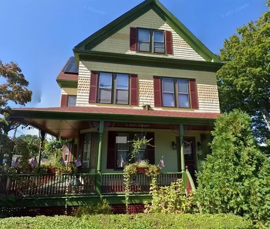$1,350 | 54 Malbone Road, Unit 1, Newport, RI 02840