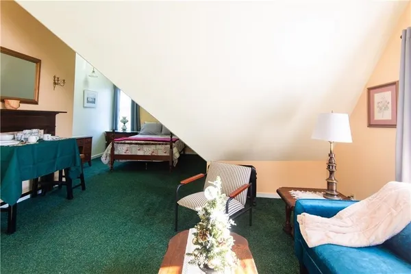 $1,350 | 54 Malbone Road, Unit 1, Newport, RI 02840