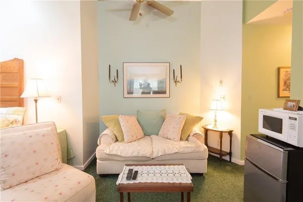 $1,350 | 54 Malbone Road, Unit 1, Newport, RI 02840