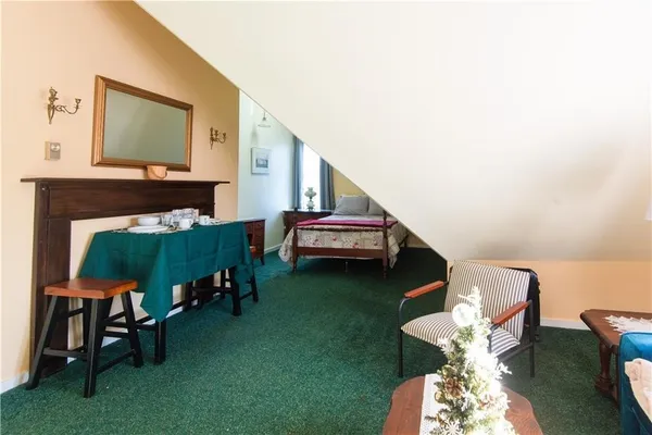 $1,350 | 54 Malbone Road, Unit 1, Newport, RI 02840