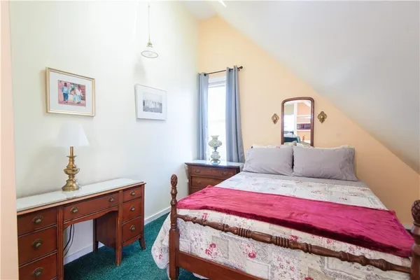 $1,350 | 54 Malbone Road, Unit 1, Newport, RI 02840