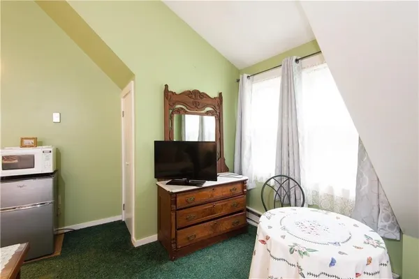 $1,350 | 54 Malbone Road, Unit 1, Newport, RI 02840